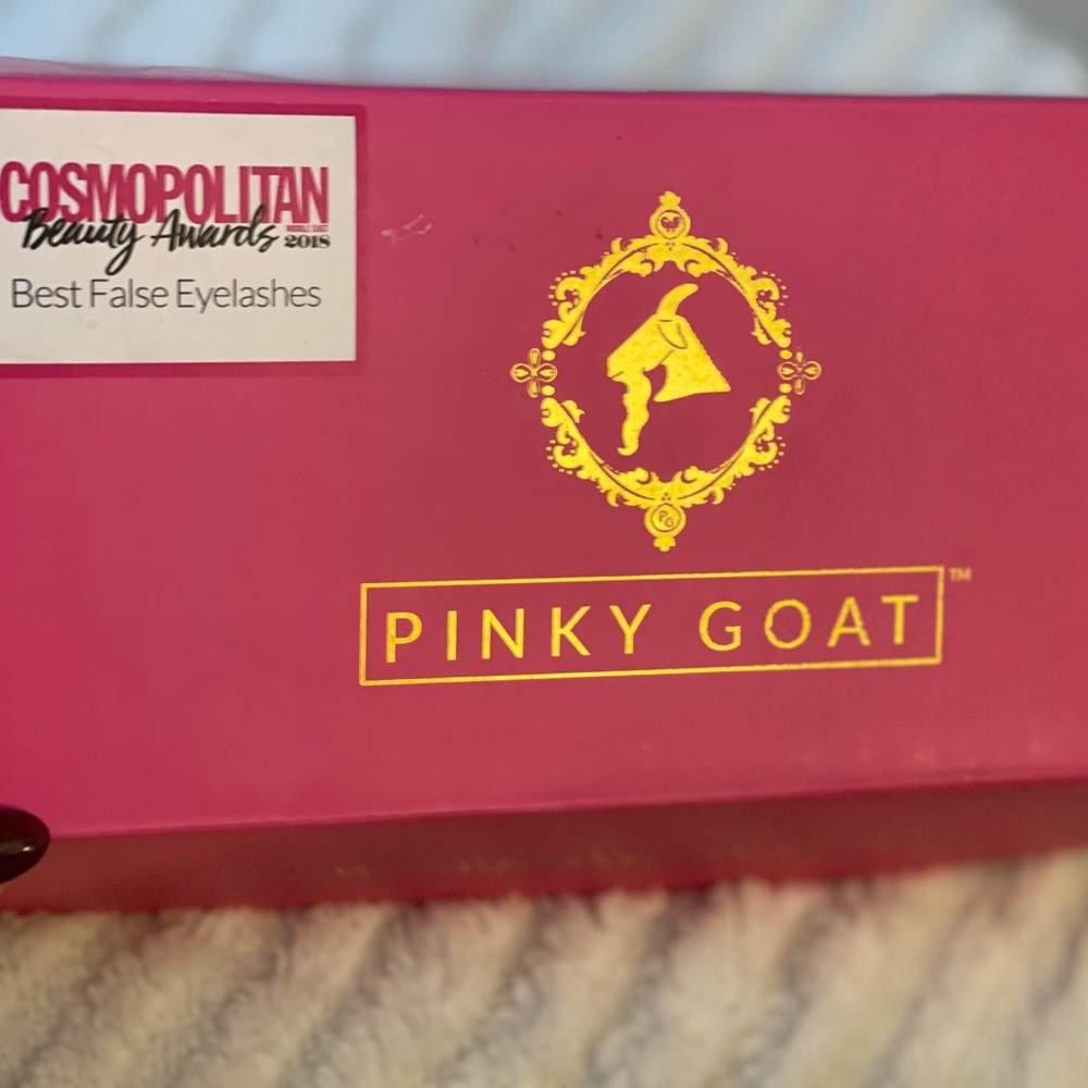 Pinky Goat False Eyelashes
